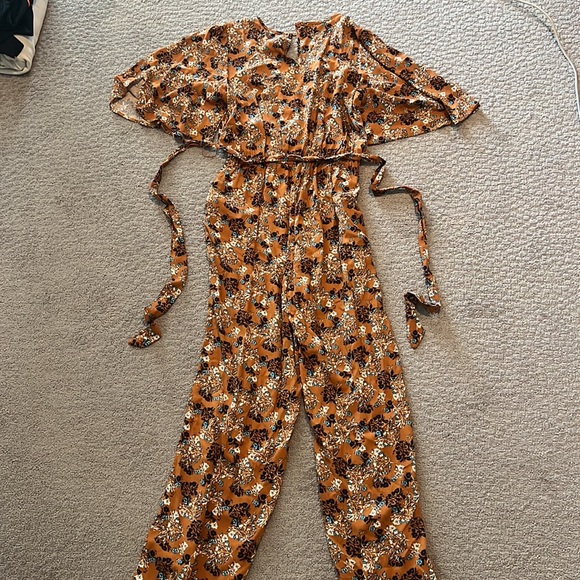Floral Fall Romper Jumpsuit. New with tags! - Picture 4 of 4